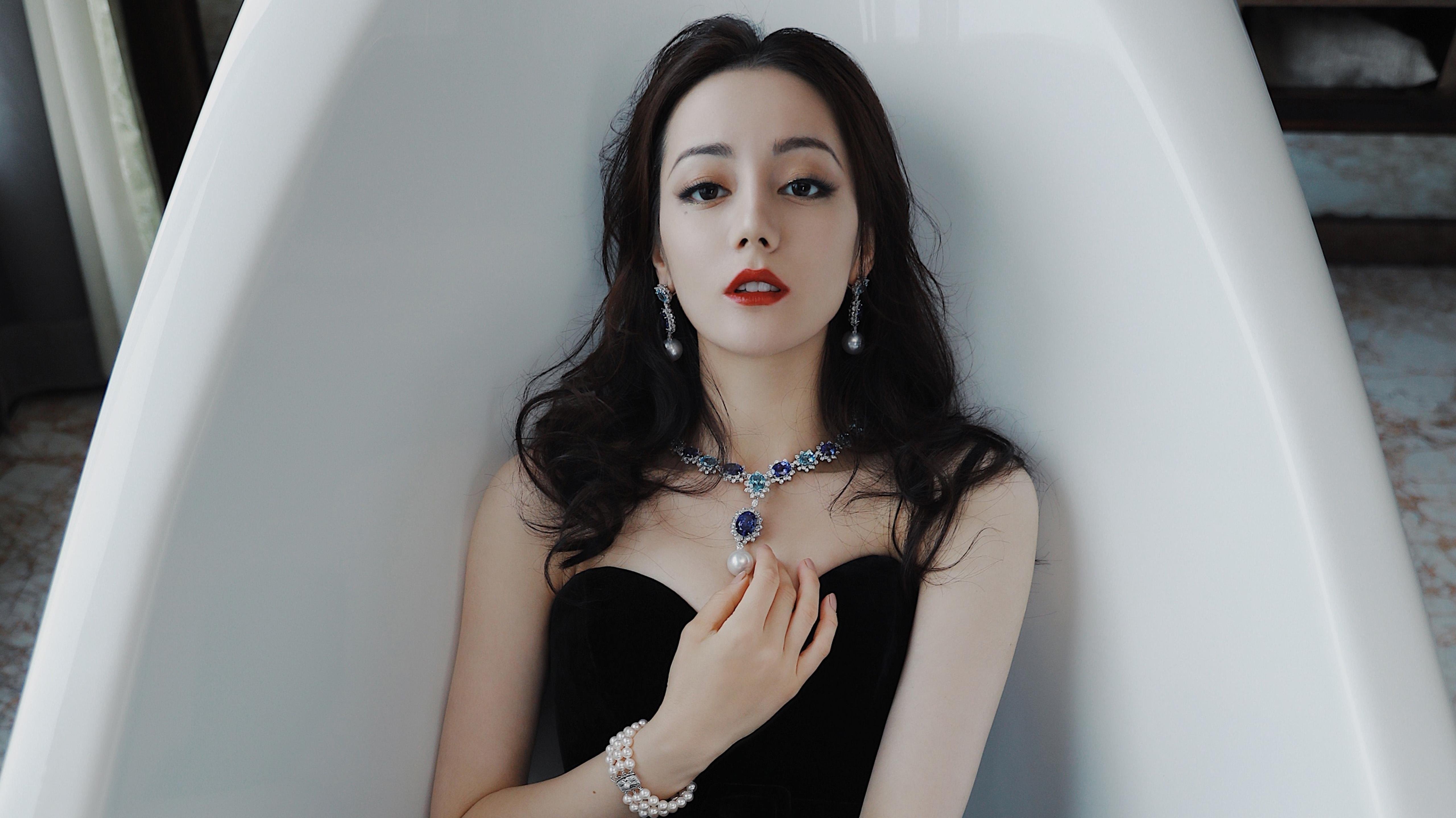 自由泳终段冲刺节奏明显加强，自由泳节奏配合口诀