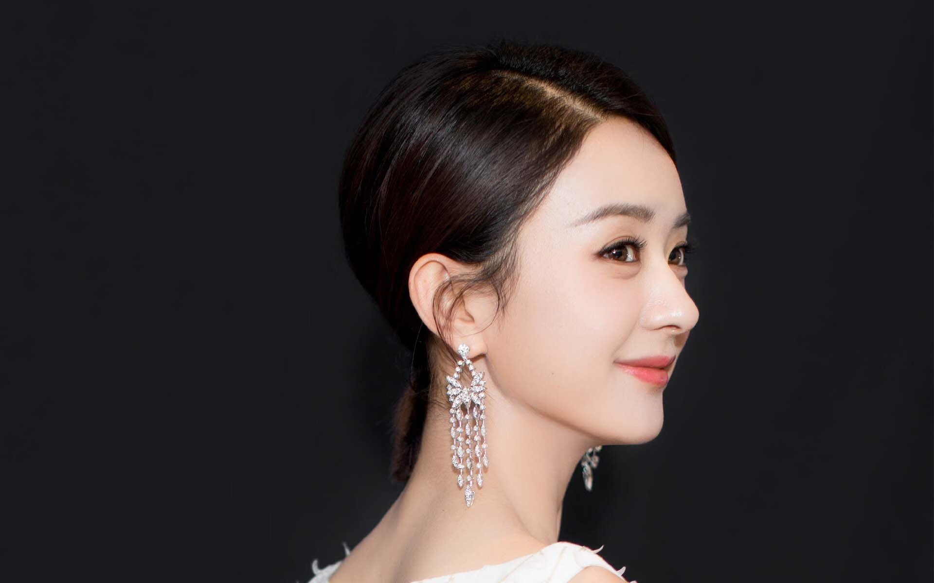 英雄联盟辅助选手高光操作引发全网热议，lol高段位辅助