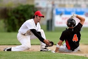 开云官方网站-张雨霏二棒表现点燃全场，张雨霏连游两场